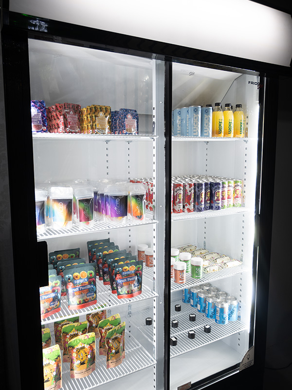 Café Experience - Comfortable seating and modern ambiance